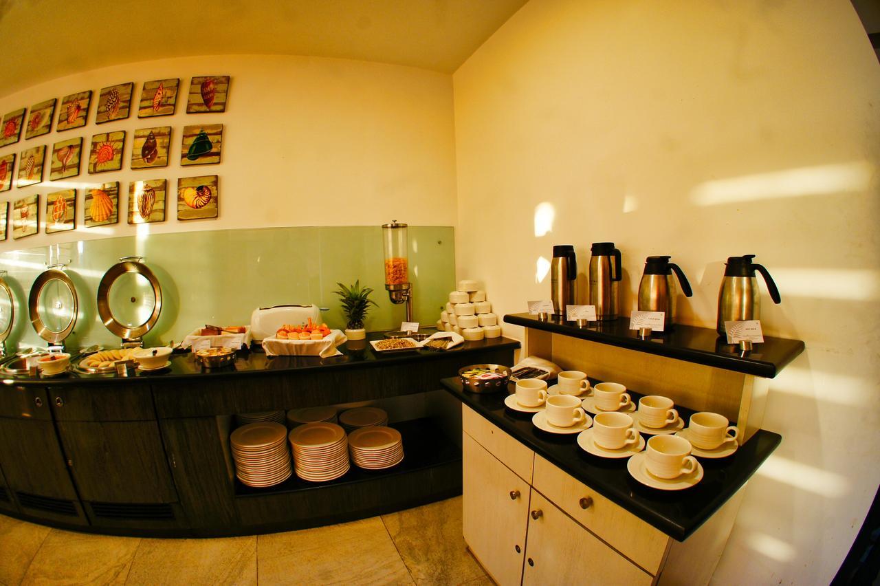 Hotel The Fern Residency, Miramar à Panaji Extérieur photo
