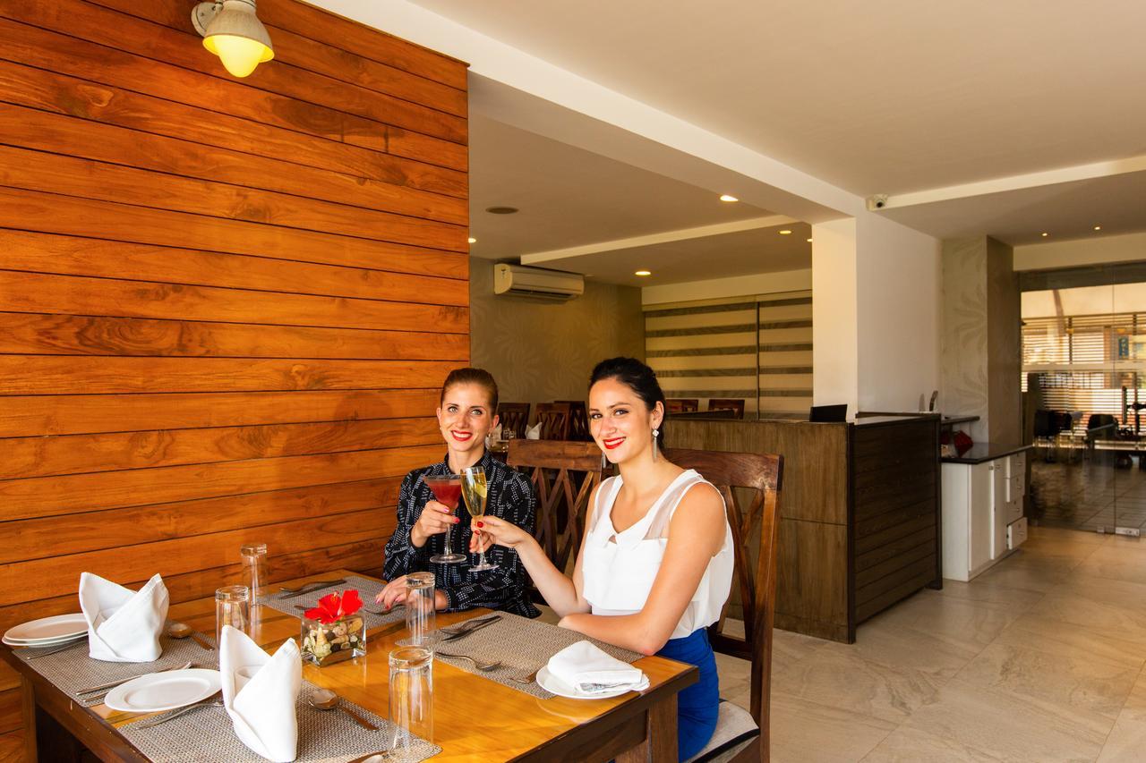Hotel The Fern Residency, Miramar à Panaji Extérieur photo