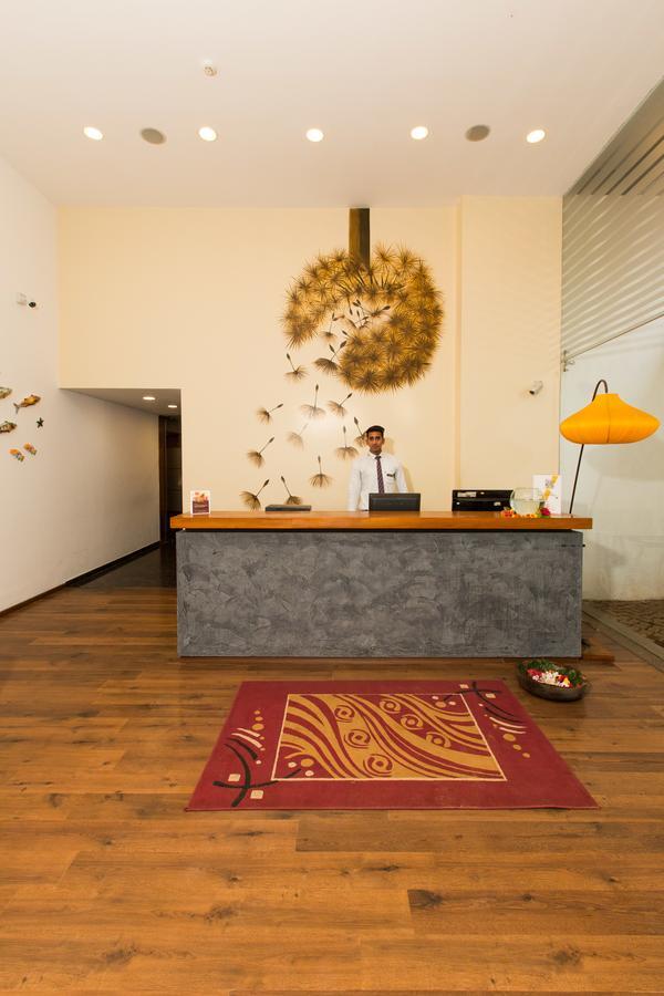 Hotel The Fern Residency, Miramar à Panaji Extérieur photo