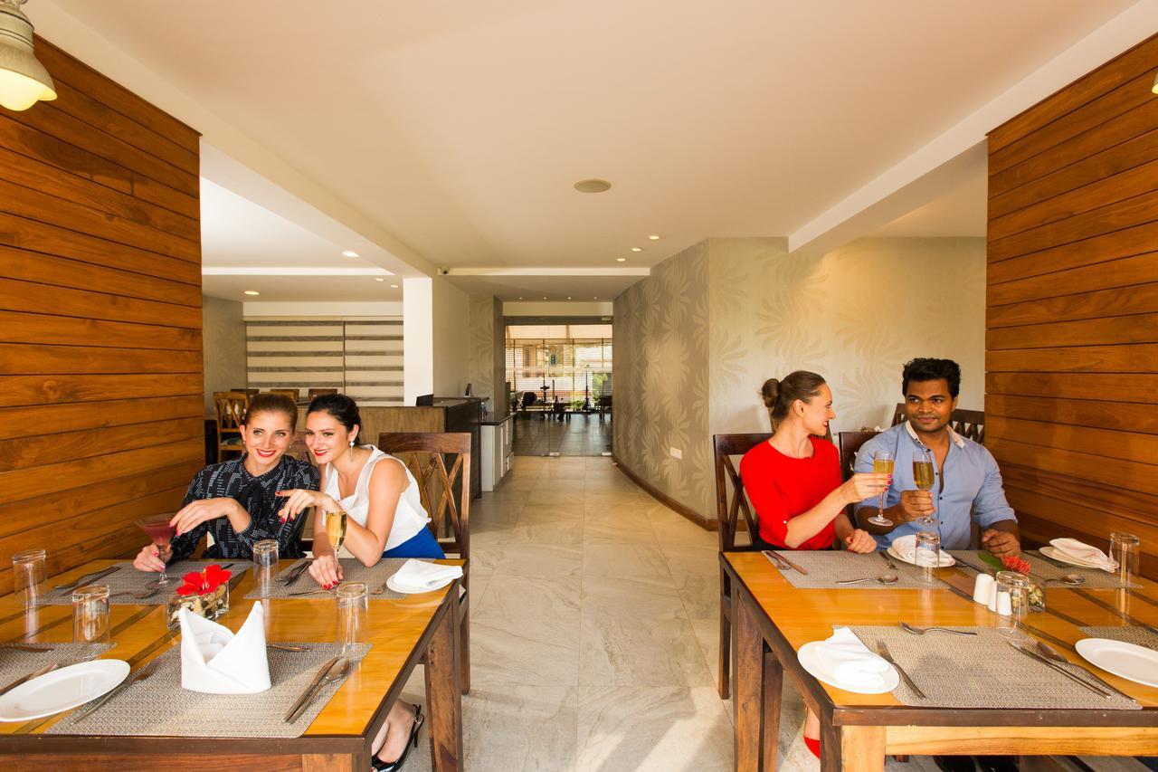 Hotel The Fern Residency, Miramar à Panaji Extérieur photo
